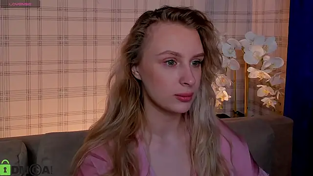 Snapshot of KiraRuiz chatting on 02/28/26, 12:44 KiraRuiz online show from 02/28/26, 12:44