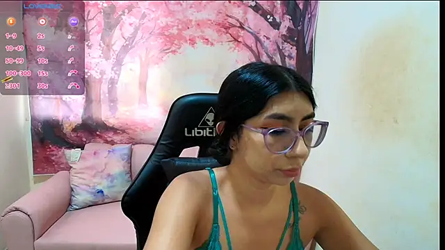 Emma latinasexy18 online show from 02/12/26, 06:47