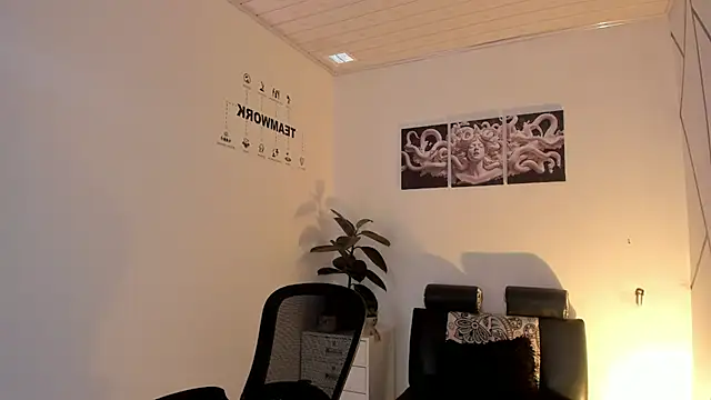 James Adams 01 online show from 12/05/25, 12:25