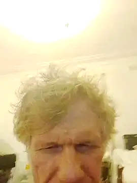 Snapshot of Hardwarelane67 chatting on 11/27/25, 10:17 Hardwarelane67 online show from 11/27/25, 10:17