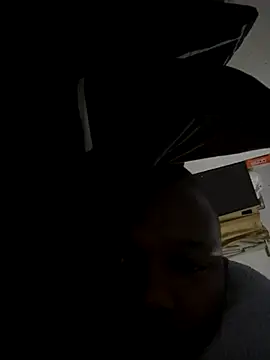 Snapshot of mrcougarfucker chatting on 11/18/25, 09:19 mrcougarfucker online show from 11/18/25, 09:19