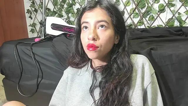 Snapshot of LittlePeach_ chatting on 03/23/26, 11:14 LittlePeach online show from 03/23/26, 11:14