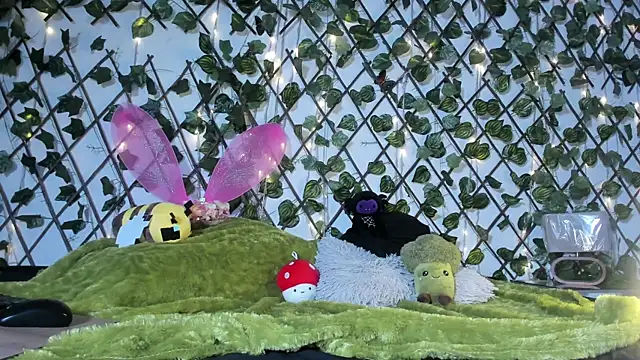 Snapshot of LittlePeach_ chatting on 03/24/26, 11:15 LittlePeach online show from 03/24/26, 11:15