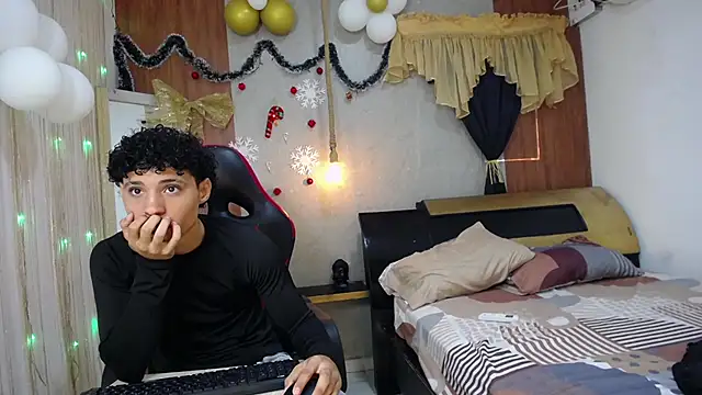 Snapshot of the_nugge chatting on 12/01/25, 01:27 the nugge online show from 12/01/25, 01:27