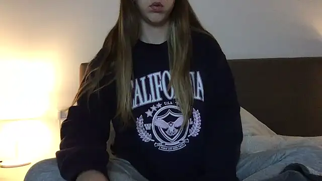 Snapshot of Martimartinaxx chatting on 03/15/26, 09:21 Martimartinaxx online show from 03/15/26, 09:21