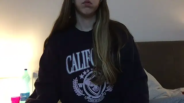 Snapshot of Martimartinaxx chatting on 03/24/26, 08:14 Martimartinaxx online show from 03/24/26, 08:14