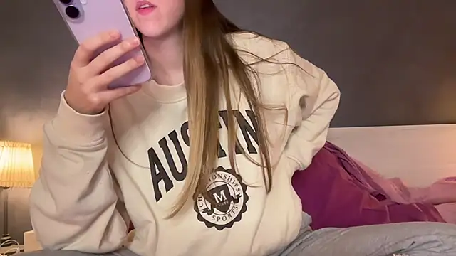 Snapshot of Martimartinaxx chatting on 04/01/26, 08:50 Martimartinaxx online show from 04/01/26, 08:50