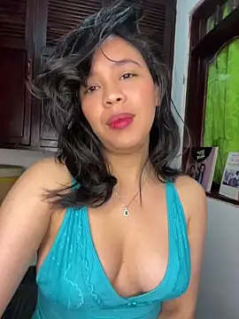 Snapshot of Esmerald_1111 chatting on 02/05/26, 10:31 Esmerald 1111 online show from 02/05/26, 10:31