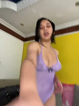 Snapshot of Esmerald_1111 chatting on 02/27/26, 12:49 Esmerald 1111 online show from 02/27/26, 12:49