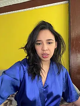 Snapshot of Esmerald_1111 chatting on 03/23/26, 02:10 Esmerald 1111 online show from 03/23/26, 02:10