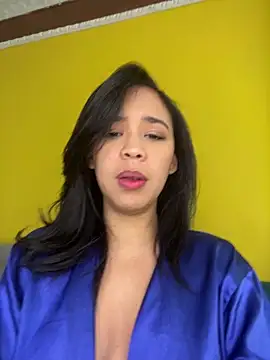 Snapshot of Esmerald_1111 chatting on 03/26/26, 12:11 Esmerald 1111 online show from 03/26/26, 12:11