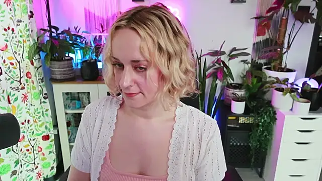 xzoeyryanx online show from 02/13/26, 06:48