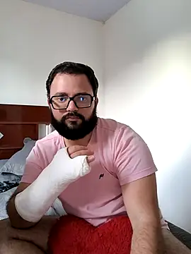 Snapshot of NoahRJ1 chatting on 11/17/25, 08:36 NoahRJ1 online show from 11/17/25, 08:36