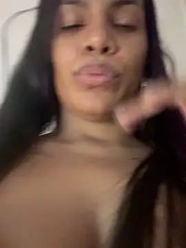 ArielleMillerr- online show from 12/16/25, 05:51