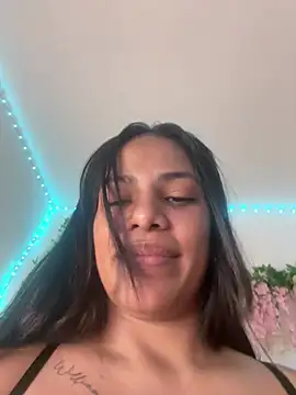 Snapshot of ArielleMillerr- chatting on 02/27/26, 05:35 ArielleMillerr- online show from 02/27/26, 05:35