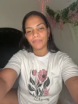 Snapshot of ArielleMillerr- chatting on 03/28/26, 05:23 ArielleMillerr- online show from 03/28/26, 05:23