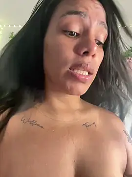 Snapshot of ArielleMillerr- chatting on 04/04/26, 05:43 ArielleMillerr- online show from 04/04/26, 05:43