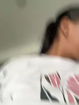 Snapshot of ArielleMillerr- chatting on 04/16/26, 05:03 ArielleMillerr- online show from 04/16/26, 05:03