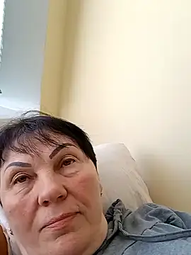 Snapshot of OliviaaSkyy chatting on 04/14/26, 11:27 OliviaaSkyy online show from 04/14/26, 11:27