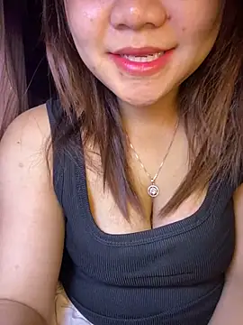 Snapshot of Sunset-yll chatting on 03/13/26, 06:25 Sunset-yll online show from 03/13/26, 06:25