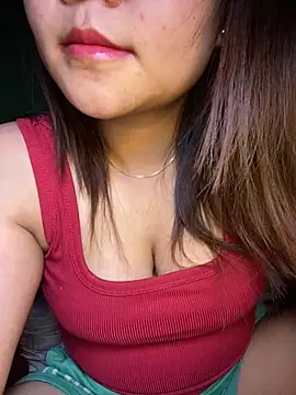 Snapshot of Sunset-yll chatting on 03/15/26, 04:57 Sunset-yll online show from 03/15/26, 04:57