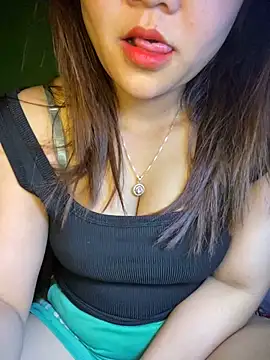 Snapshot of Sunset-yll chatting on 03/31/26, 09:15 Sunset-yll online show from 03/31/26, 09:15