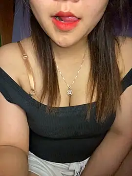 Snapshot of Sunset-yll chatting on 04/06/26, 10:33 Sunset-yll online show from 04/06/26, 10:33