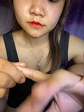 Snapshot of Sunset-yll chatting on 04/12/26, 08:47 Sunset-yll online show from 04/12/26, 08:47