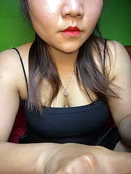 Snapshot of Sunset-yll chatting on 04/15/26, 05:25 Sunset-yll online show from 04/15/26, 05:25