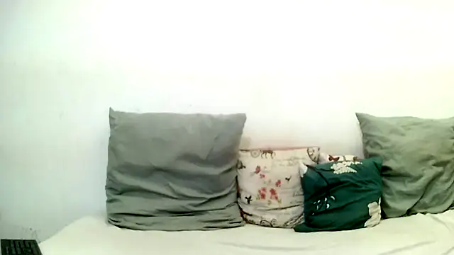 Snapshot of BrunetteNaomi8 chatting on 05/08/26, 10:31 BrunetteNaomi8 online show from 05/08/26, 10:31