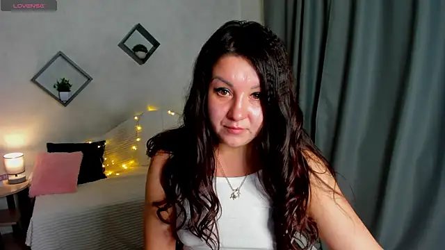 Snapshot of still__her chatting on 11/24/25, 01:49 still her online show from 11/24/25, 01:49