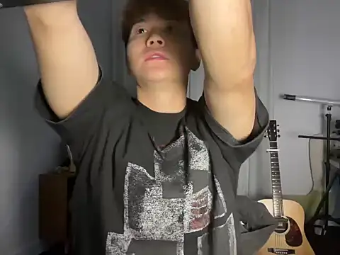 Snapshot of Juhone chatting on 11/21/25, 06:34 Juhone online show from 11/21/25, 06:34