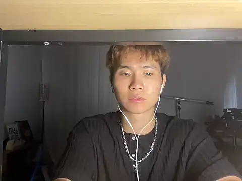 Snapshot of Juhone chatting on 11/26/25, 06:47 Juhone online show from 11/26/25, 06:47