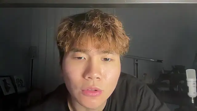 Snapshot of Juhone chatting on 12/01/25, 06:40 Juhone online show from 12/01/25, 06:40