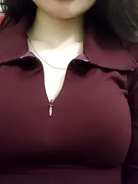 Snapshot of LyasianLa chatting on 11/24/25, 02:50 LyasianLa online show from 11/24/25, 02:50