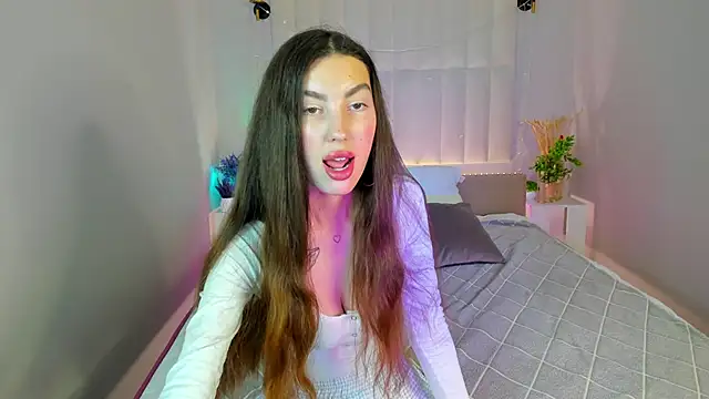 LiraRevery online show from 12/03/25, 12:29