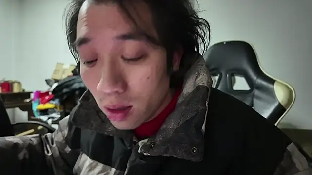 Snapshot of lubeiqu chatting on 12/21/25, 02:02 lubeiqu online show from 12/21/25, 02:02