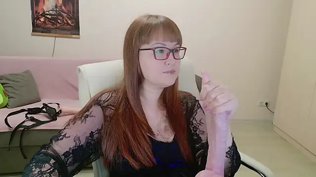 Snapshot of Foxy-lady chatting on 11/21/25, 04:38 Foxy-lady online show from 11/21/25, 04:38