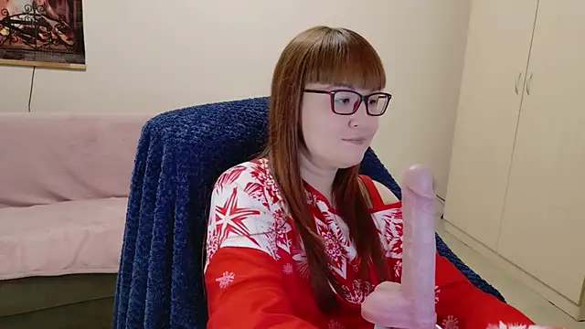 Snapshot of Foxy-lady chatting on 12/13/25, 07:53 Foxy-lady online show from 12/13/25, 07:53