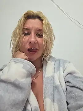 KaylinJan online show from 06/30/26, 06:31