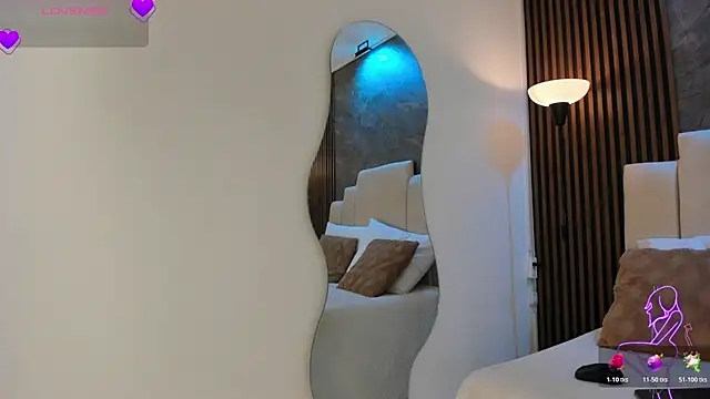 Snapshot of catiusca_reyes_03 chatting on 04/06/26, 11:44 catiusca reyes 03 online show from 04/06/26, 11:44