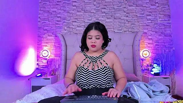 Snapshot of Amanda_Mooree chatting on 03/21/26, 04:17 Amanda Mooree online show from 03/21/26, 04:17