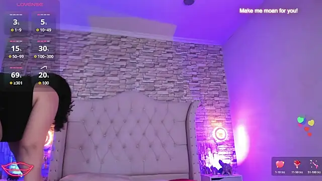 Snapshot of Amanda_Mooree chatting on 04/01/26, 04:02 Amanda Mooree online show from 04/01/26, 04:02