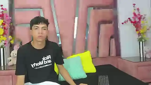 Snapshot of AdmedThot chatting on 11/19/25, 03:28 AdmedThot online show from 11/19/25, 03:28