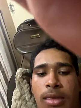 Snapshot of vebvs chatting on 12/13/25, 08:58 vebvs online show from 12/13/25, 08:58