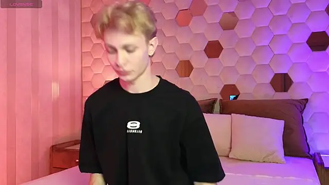 Snapshot of Even_Vrot chatting on 11/28/25, 08:00 Even Vrot online show from 11/28/25, 08:00