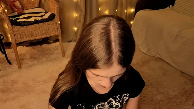 Snapshot of RozanneJordan chatting on 05/31/26, 05:20 RozanneJordan online show from 05/31/26, 05:20