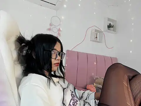 Snapshot of Luna_lexy04 chatting on 05/02/26, 04:39 Luna lexy04 online show from 05/02/26, 04:39