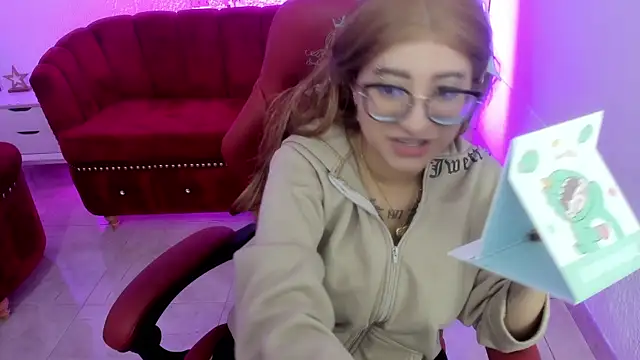 Snapshot of yuyu_m chatting on 11/30/25, 02:43 yuyu m online show from 11/30/25, 02:43