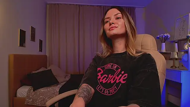 Ursula Andres online show from 01/19/26, 02:37